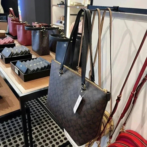 GALLERY TOTE IN SIGNATURE CANVAS (COACH F79609) - Picture 3 of 8